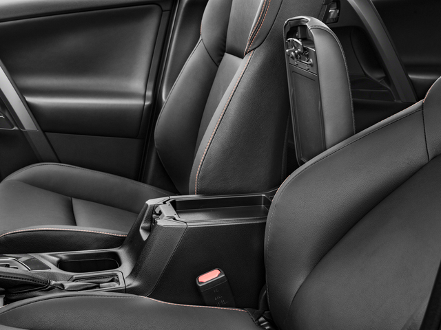 2017 Toyota RAV4 Hybrid SE