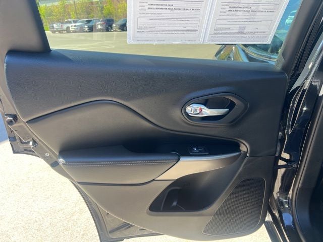 2019 Jeep Cherokee Overland
