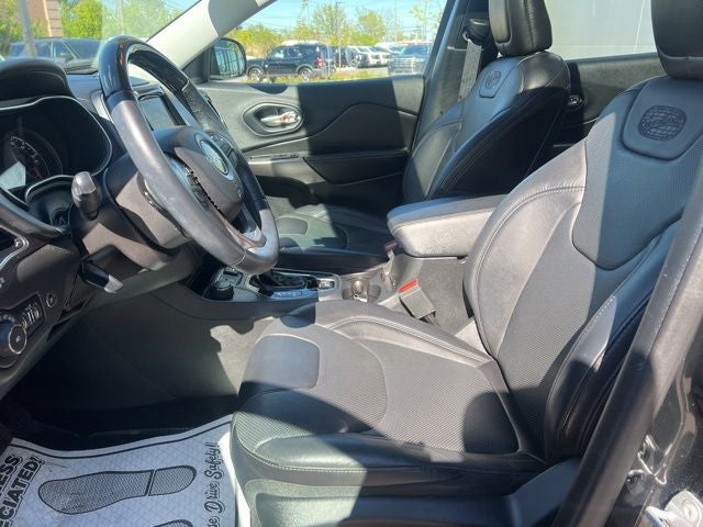 2019 Jeep Cherokee Overland