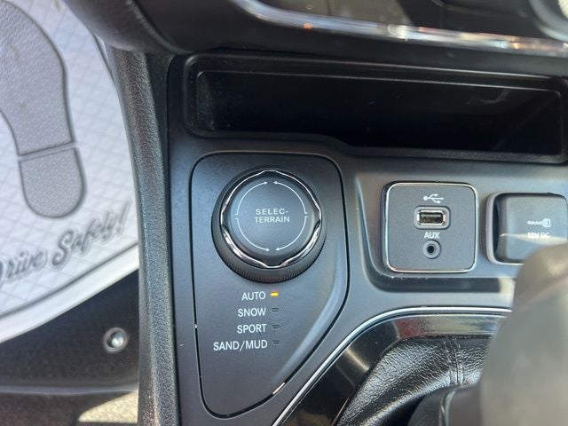 2019 Jeep Cherokee Overland