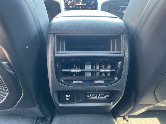 2022 Jeep Grand Cherokee Altitude