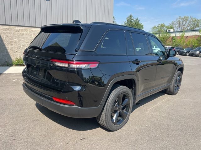 2022 Jeep Grand Cherokee Altitude