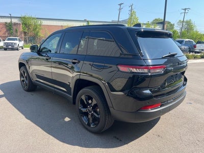 2022 Jeep Grand Cherokee Altitude