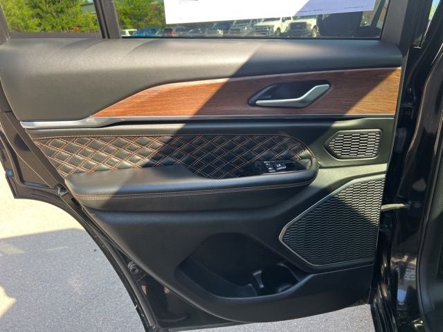 2023 Jeep Grand Cherokee Summit