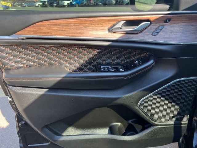 2023 Jeep Grand Cherokee Summit