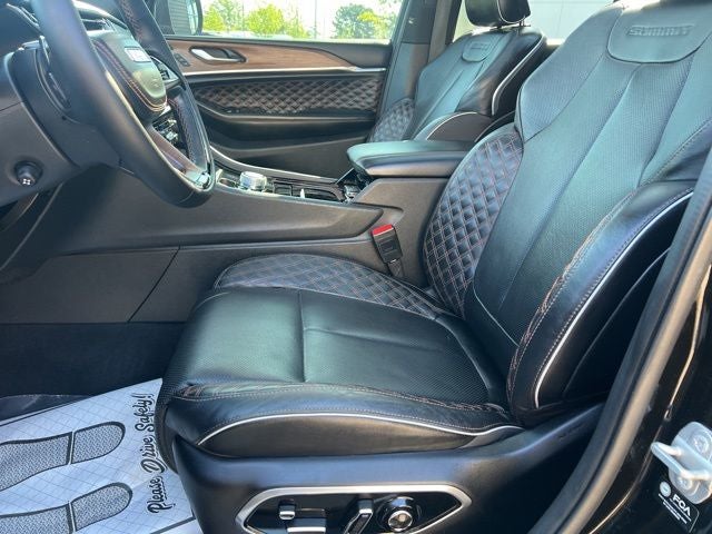 2023 Jeep Grand Cherokee Summit