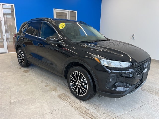 2025 Ford Escape Plug-In Hybrid Base