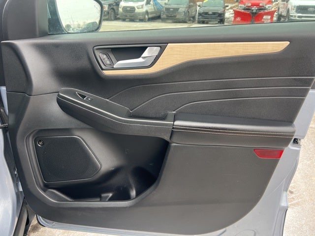 2022 Ford Escape Titanium Hybrid