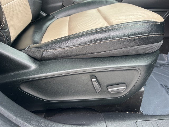 2022 Ford Escape Titanium Hybrid