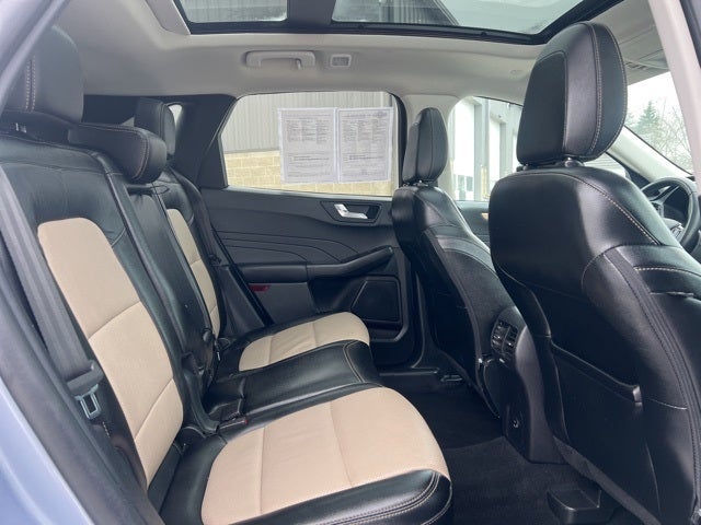 2022 Ford Escape Titanium Hybrid