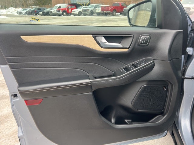 2022 Ford Escape Titanium Hybrid