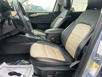 2022 Ford Escape Titanium Hybrid