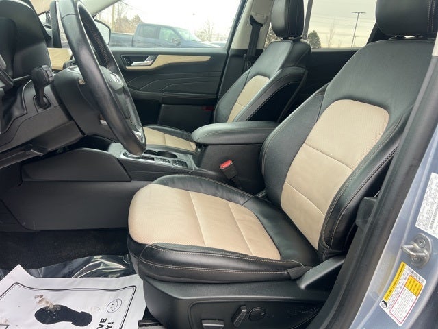 2022 Ford Escape Titanium Hybrid