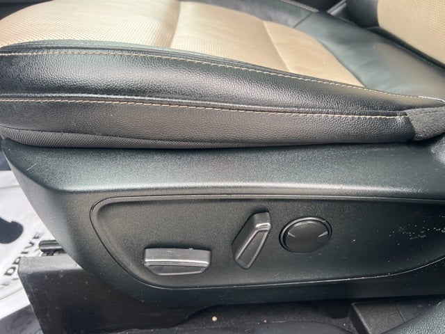 2022 Ford Escape Titanium Hybrid