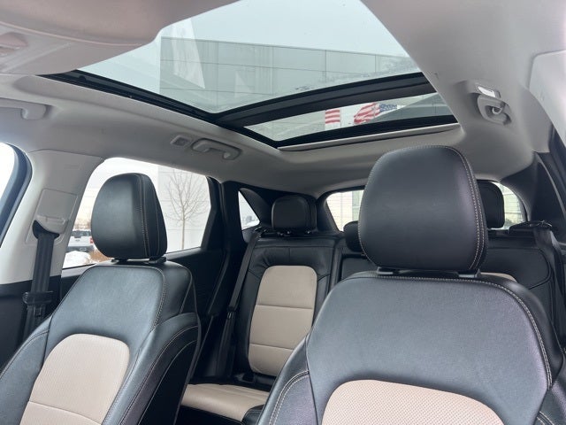 2022 Ford Escape Titanium Hybrid