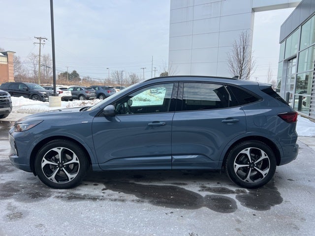 2023 Ford Escape Hybrid ST-Line Elite