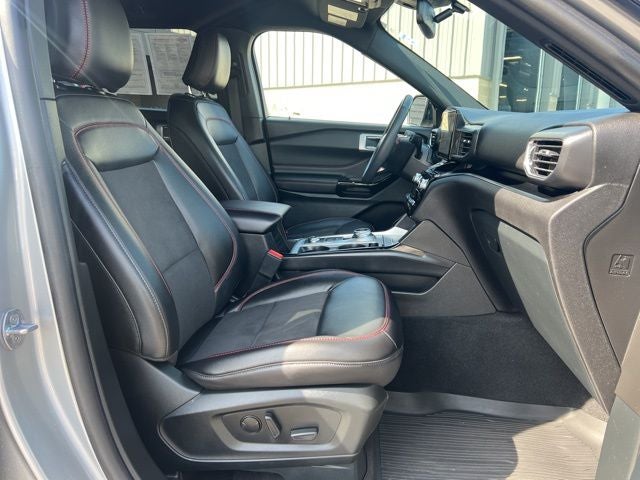 2024 Ford Explorer ST-Line