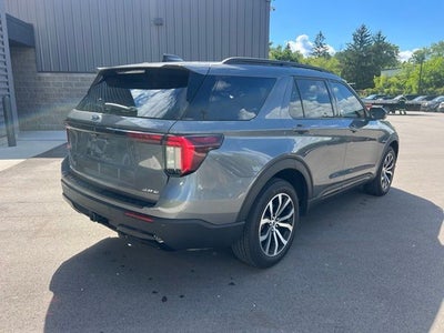 2025 Ford Explorer ST-Line