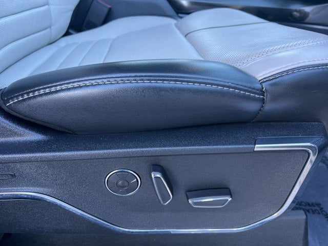 2022 Ford F-150 Lightning Platinum