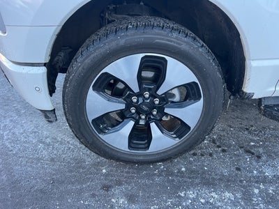 2022 Ford F-150 Lightning Platinum