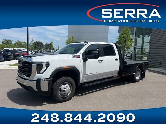 2025 GMC Sierra 4WD Crew Cab Chassis Pro's photo