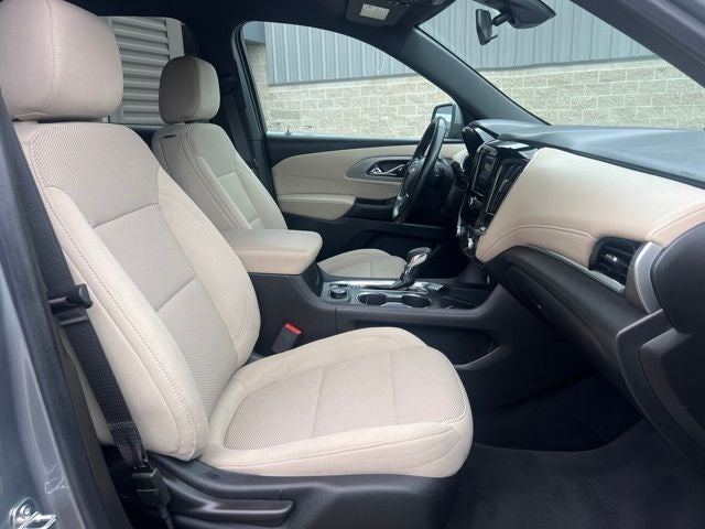 2023 Chevrolet Traverse LT Cloth w/2FL