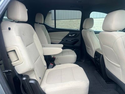 2023 Chevrolet Traverse LT Cloth w/2FL