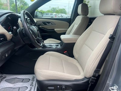 2023 Chevrolet Traverse LT Cloth w/2FL