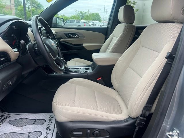 2023 Chevrolet Traverse LT Cloth w/2FL