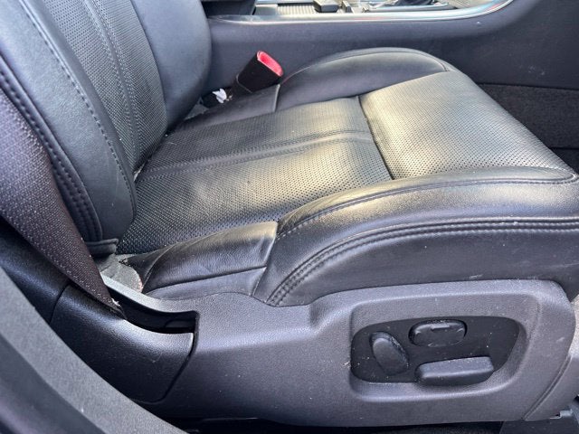 2012 Lincoln MKS Base