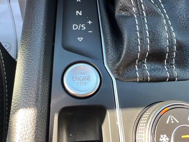 2023 Volkswagen Atlas Cross Sport 3.6L V6 SEL R-Line