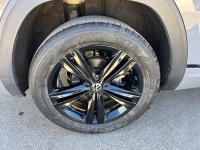 2023 Volkswagen Atlas Cross Sport 3.6L V6 SEL R-Line