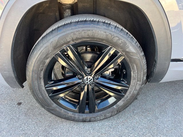2023 Volkswagen Atlas Cross Sport 3.6L V6 SEL R-Line