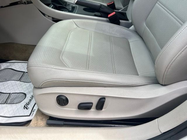 2013 Volkswagen Passat TDI SEL Premium