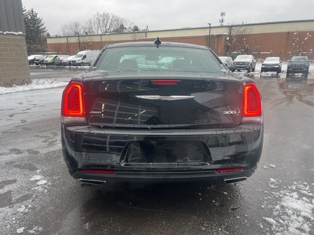 2018 Chrysler 300 S