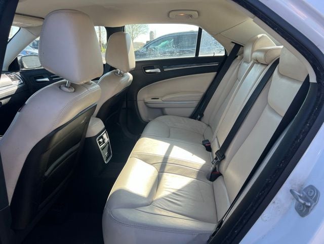 2016 Chrysler 300 Limited