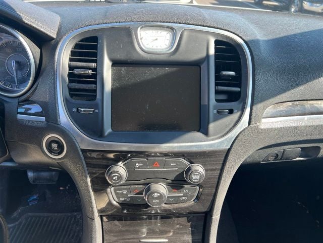 2016 Chrysler 300 Limited