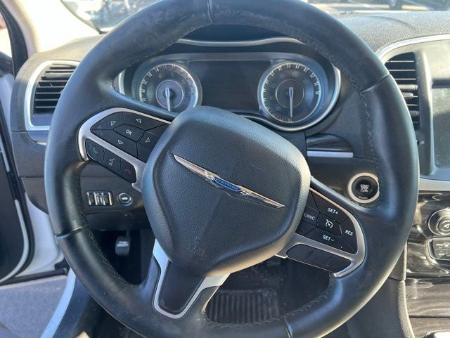 2016 Chrysler 300 Limited