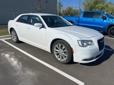 2016 Chrysler 300 Limited