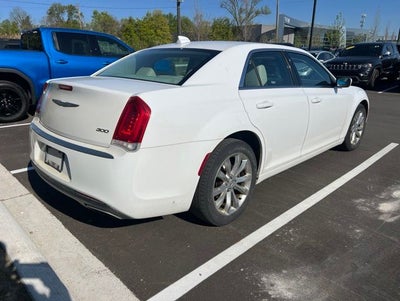 2016 Chrysler 300 Limited