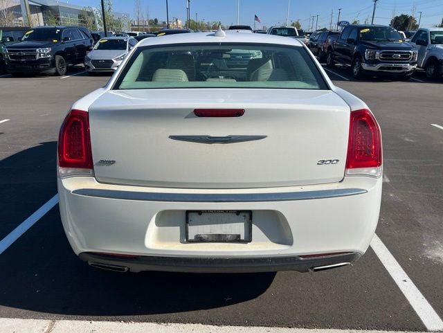2016 Chrysler 300 Limited