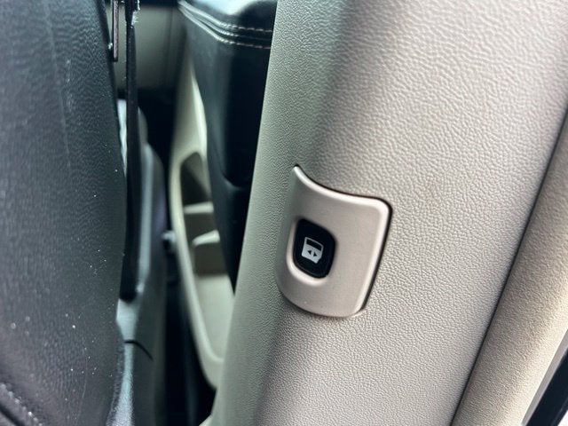 2016 Chrysler Town & Country Touring-L
