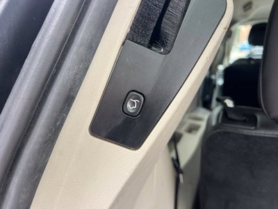 2016 Chrysler Town & Country Touring-L