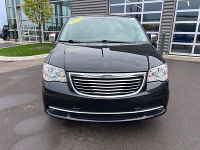 2016 Chrysler Town & Country Touring-L
