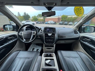 2016 Chrysler Town & Country Touring-L