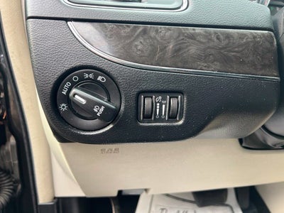 2016 Chrysler Town & Country Touring-L
