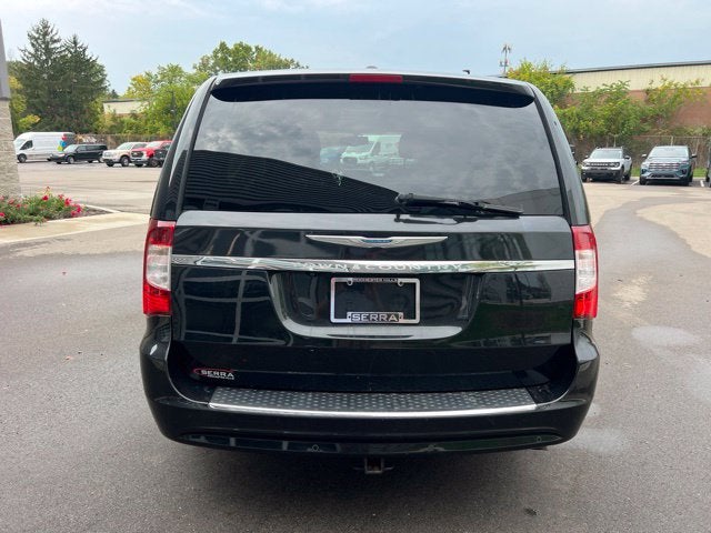 2016 Chrysler Town & Country Touring-L