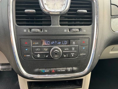 2015 Chrysler Town & Country Touring-L