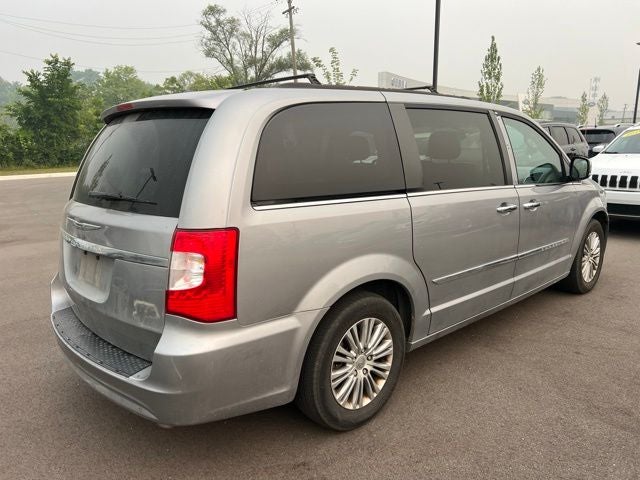 2015 Chrysler Town & Country Touring-L