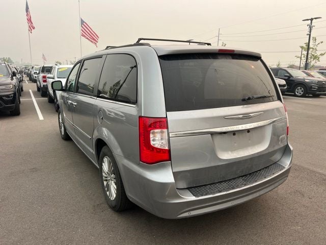 2015 Chrysler Town & Country Touring-L